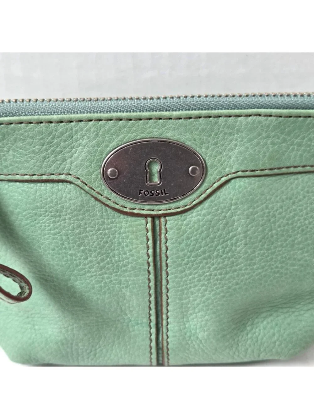 Fossil Pouch Mint Green Leather Zip Top Makeup Cosmetic Travel Case Toiletry Bag